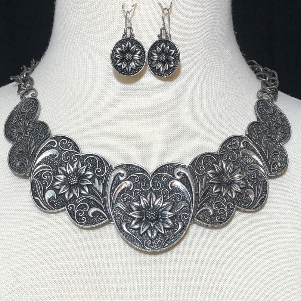Burnished Sunflower Swirl Bib Silver Tone Necklace Earring Set